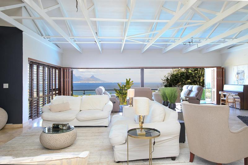 4 Bedroom Property for Sale in Bloubergstrand Western Cape